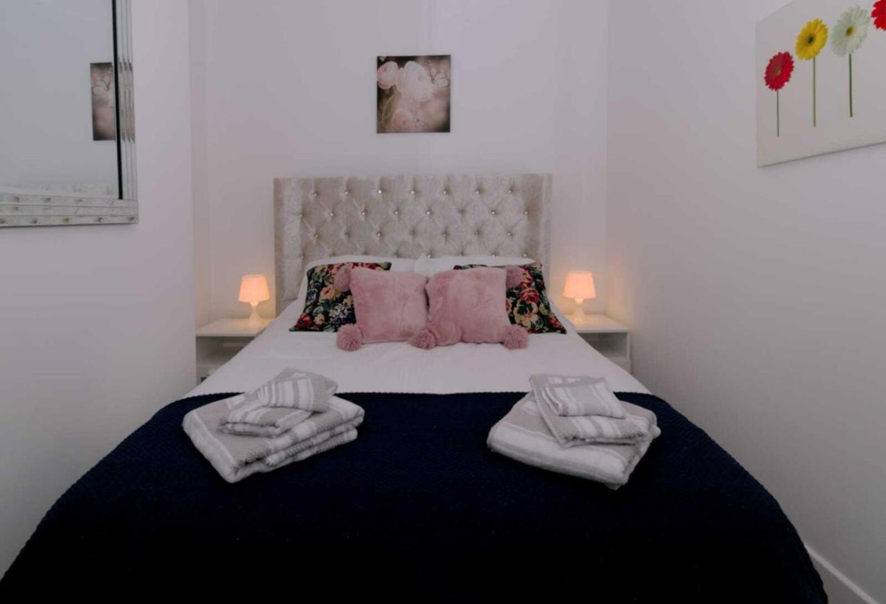 Rydal House 2 Bedroom House With Upstairs Bathroom Newton-le-Willows Exterior foto